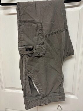 Wrangler Olive Green Cargo Pants with Utility Pockets 38x32